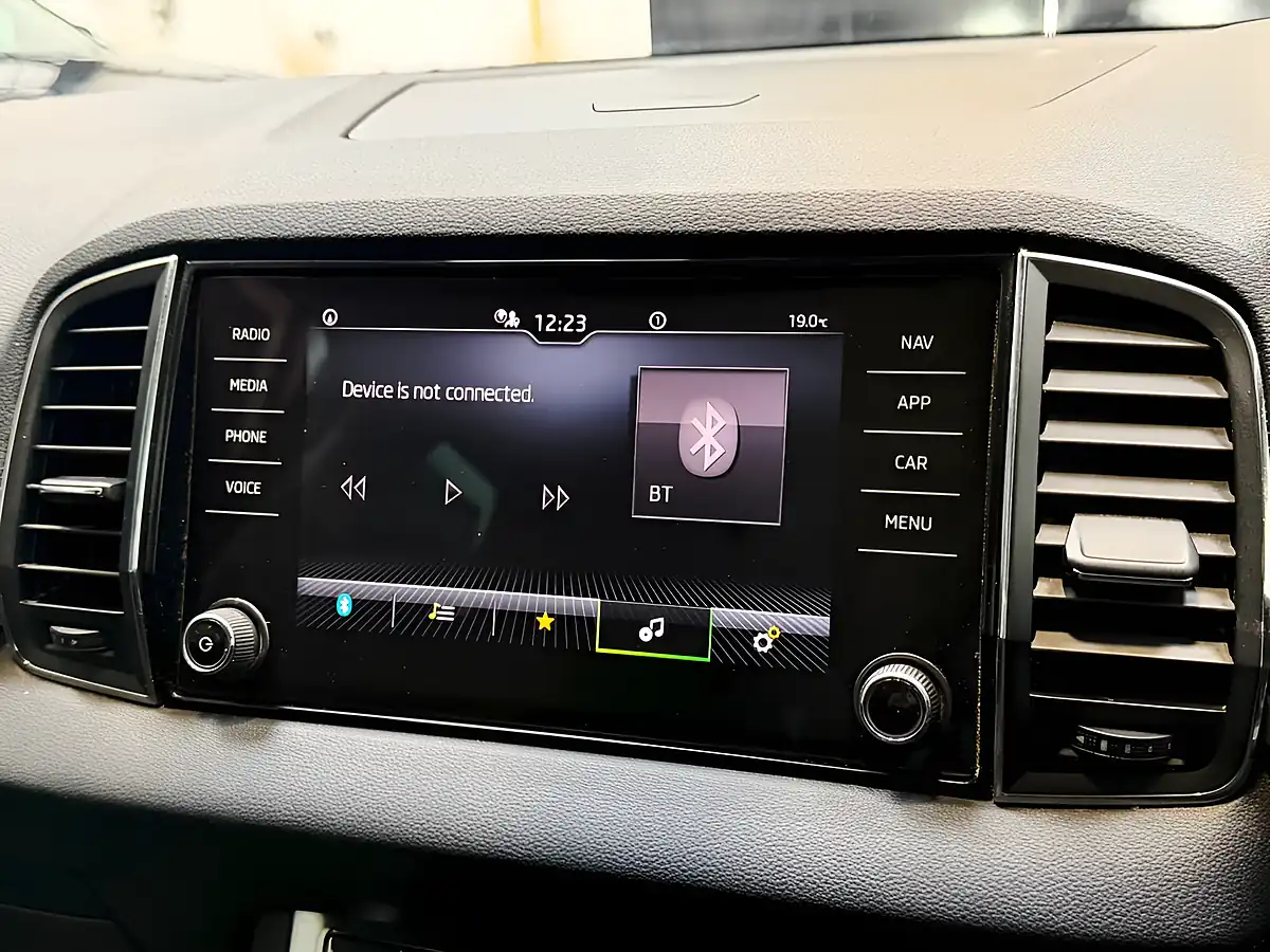 Used 2021 Skoda Karoq Se Technology Grey - Interior and Exterior details 11