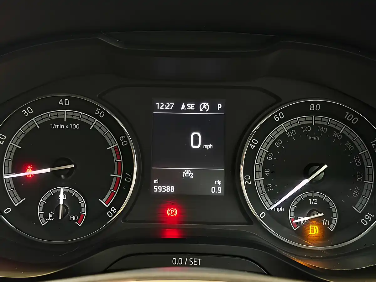 Used 2021 Skoda Karoq Se Technology Grey - Interior and Exterior details 20