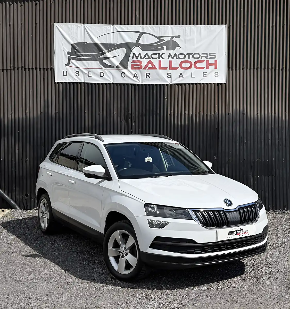 Used 2021 Skoda Karoq Se White - Front View