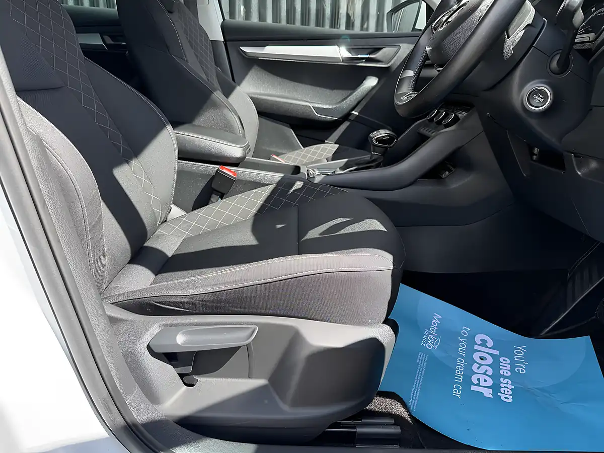 Used 2021 Skoda Karoq Se White - Interior and Exterior details 12