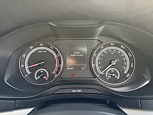 Used 2021 Skoda Karoq Se White - Interior and Exterior details 16