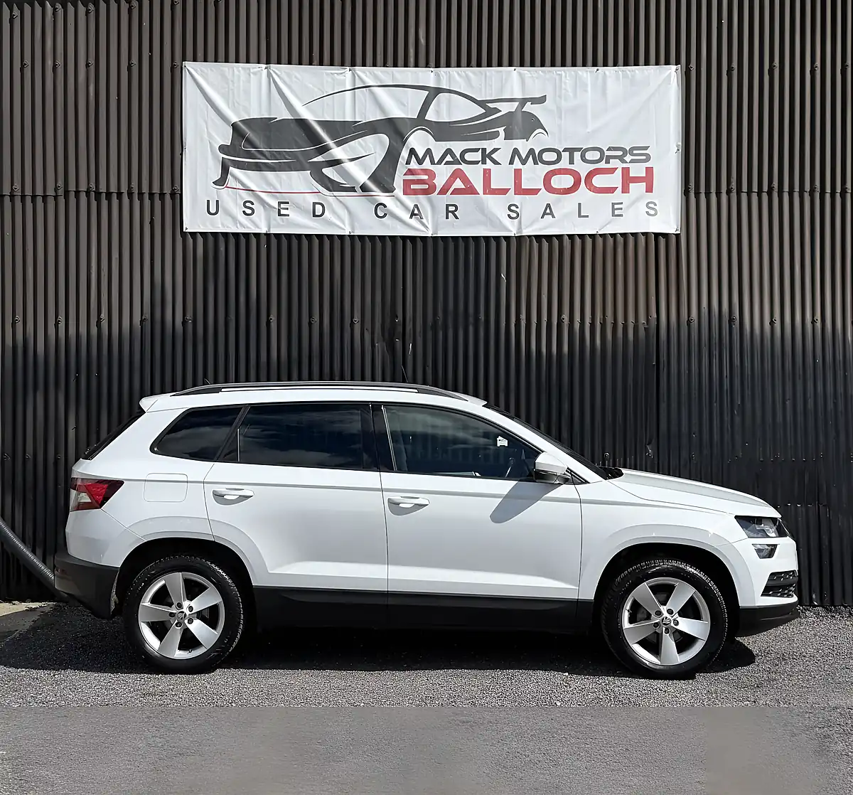 Used 2021 Skoda Karoq Se White - Interior and Exterior details 4