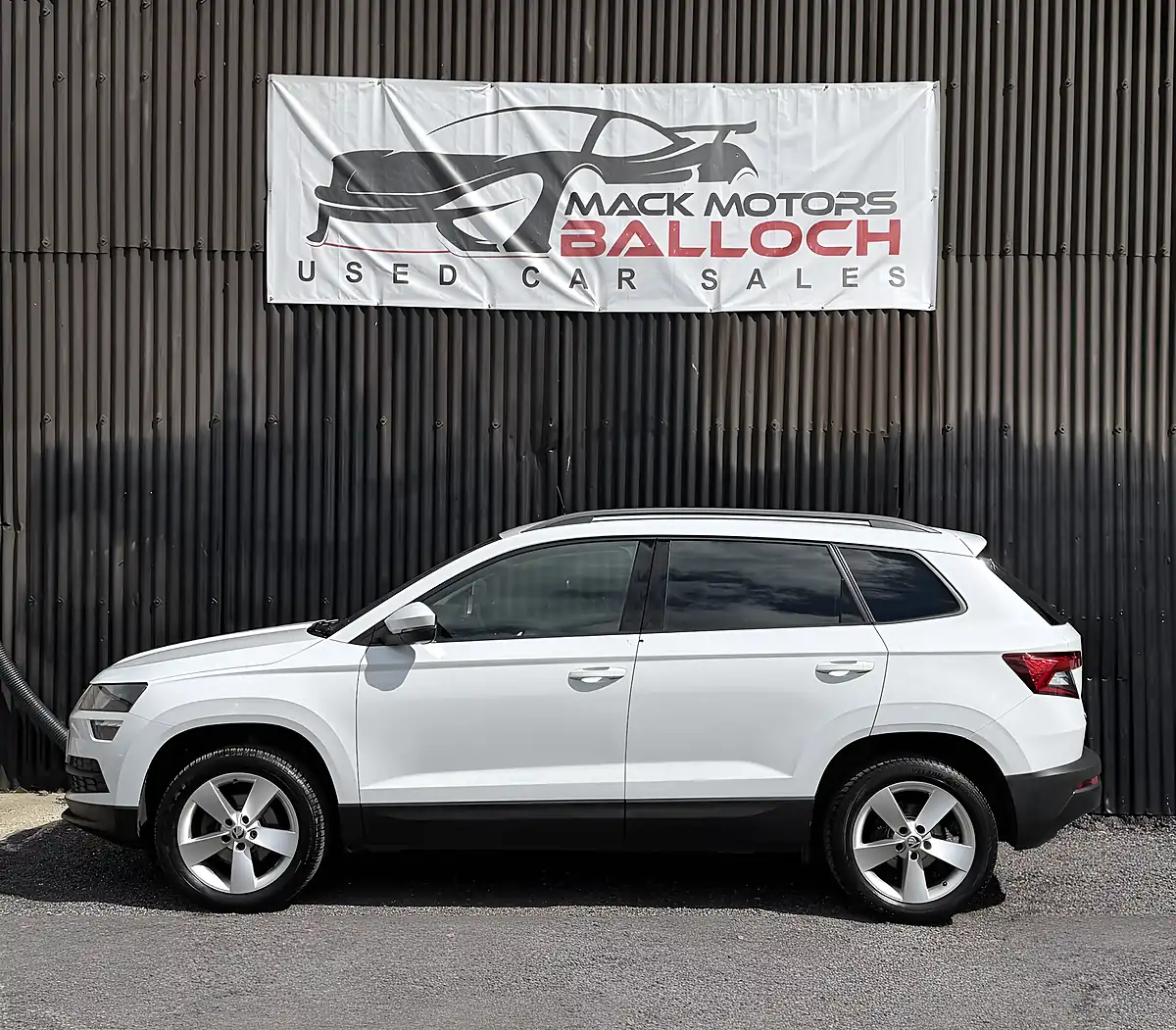 Used 2021 Skoda Karoq Se White - Interior and Exterior details 8