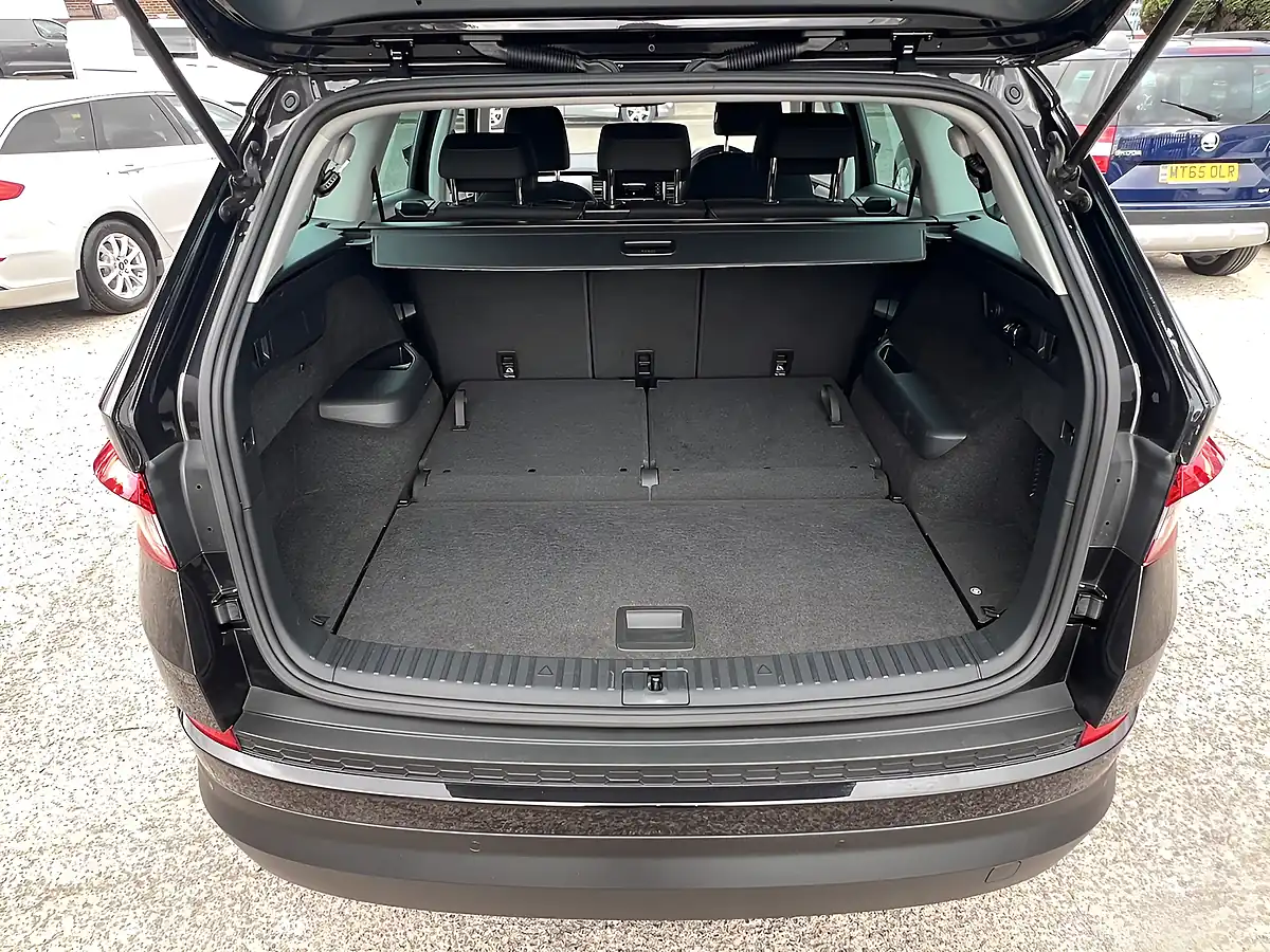 Used 2021 Skoda Kodiaq Se Black Magic Pearl Met - Interior and Exterior details 17
