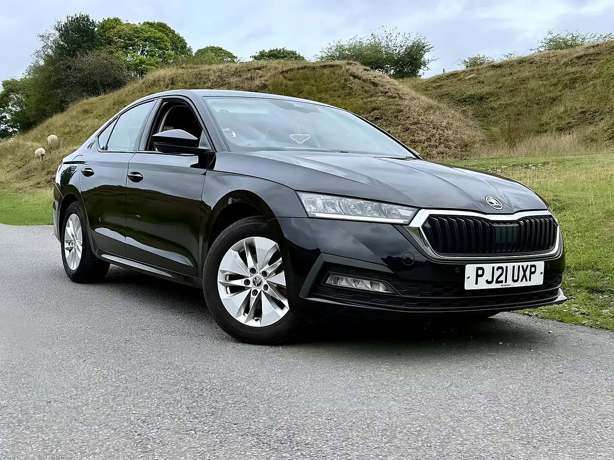 Used 2021 Skoda Octavia Se Technology Black - Front View