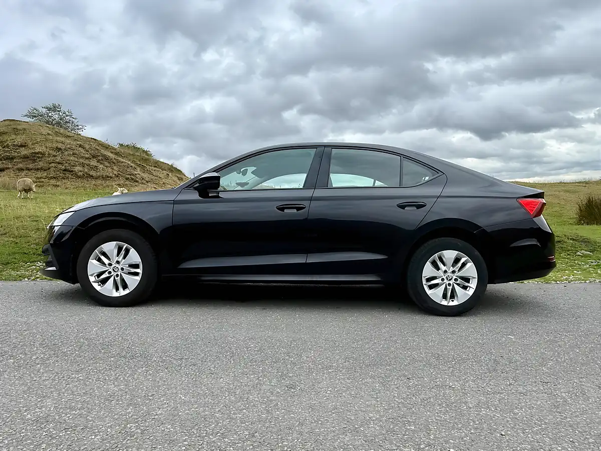 Used 2021 Skoda Octavia Se Technology Black - Interior and Exterior details 6