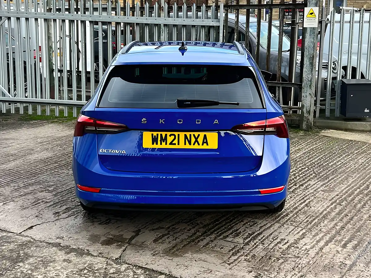 Used 2021 Skoda Octavia Se Technology Blue - Interior and Exterior details 11