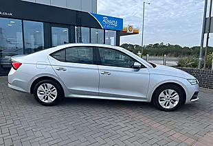 Used 2021 Skoda Octavia Se Technology Brilliant Silver - Interior and Exterior details 5