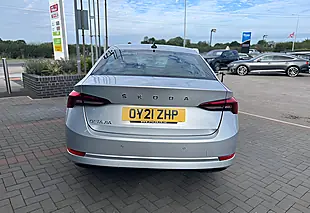 Used 2021 Skoda Octavia Se Technology Brilliant Silver - Interior and Exterior details 7