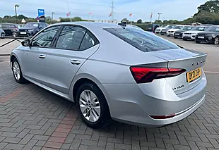 Used 2021 Skoda Octavia Se Technology Brilliant Silver - Interior and Exterior details 8