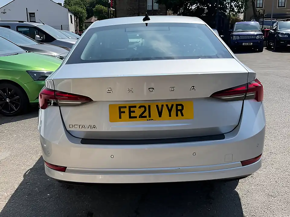 Used 2021 Skoda Octavia Se Technology Silver - Interior and Exterior details 5