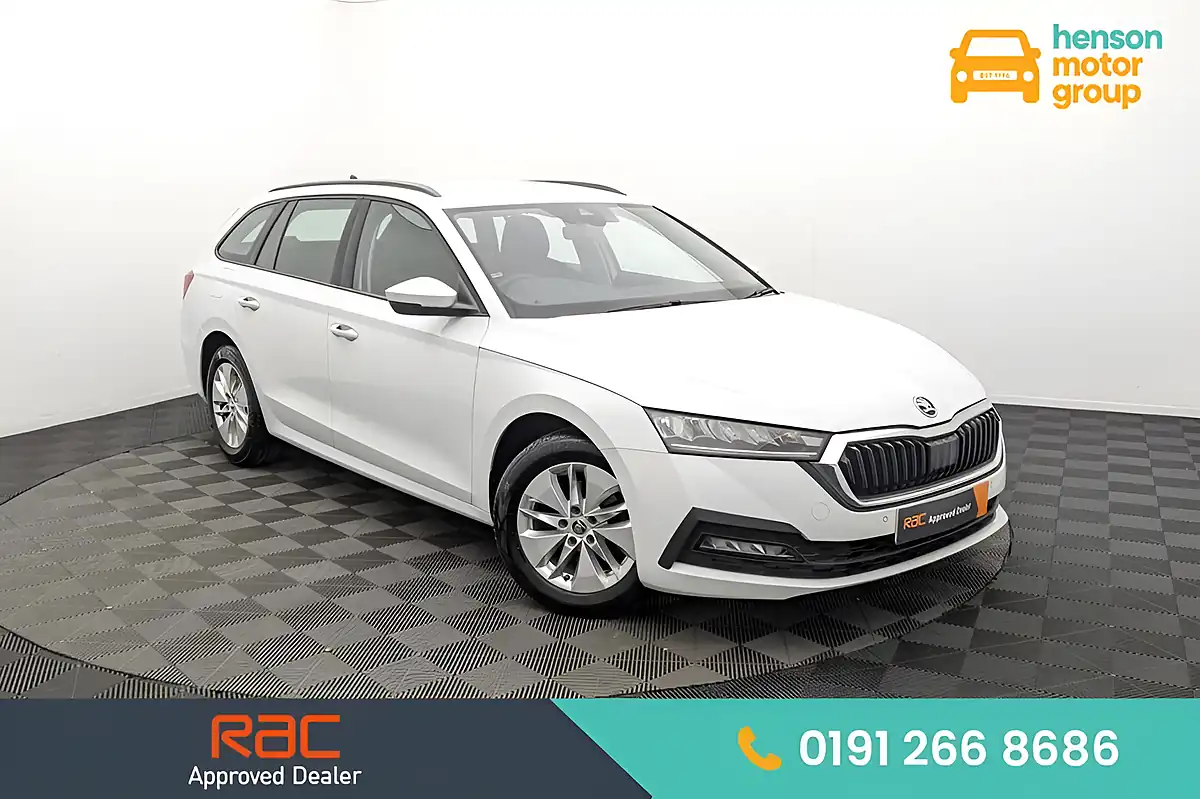 Used 2021 Skoda Octavia Se Technology White - Front View