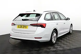 Used 2021 Skoda Octavia Se Technology White - Interior and Exterior details 4