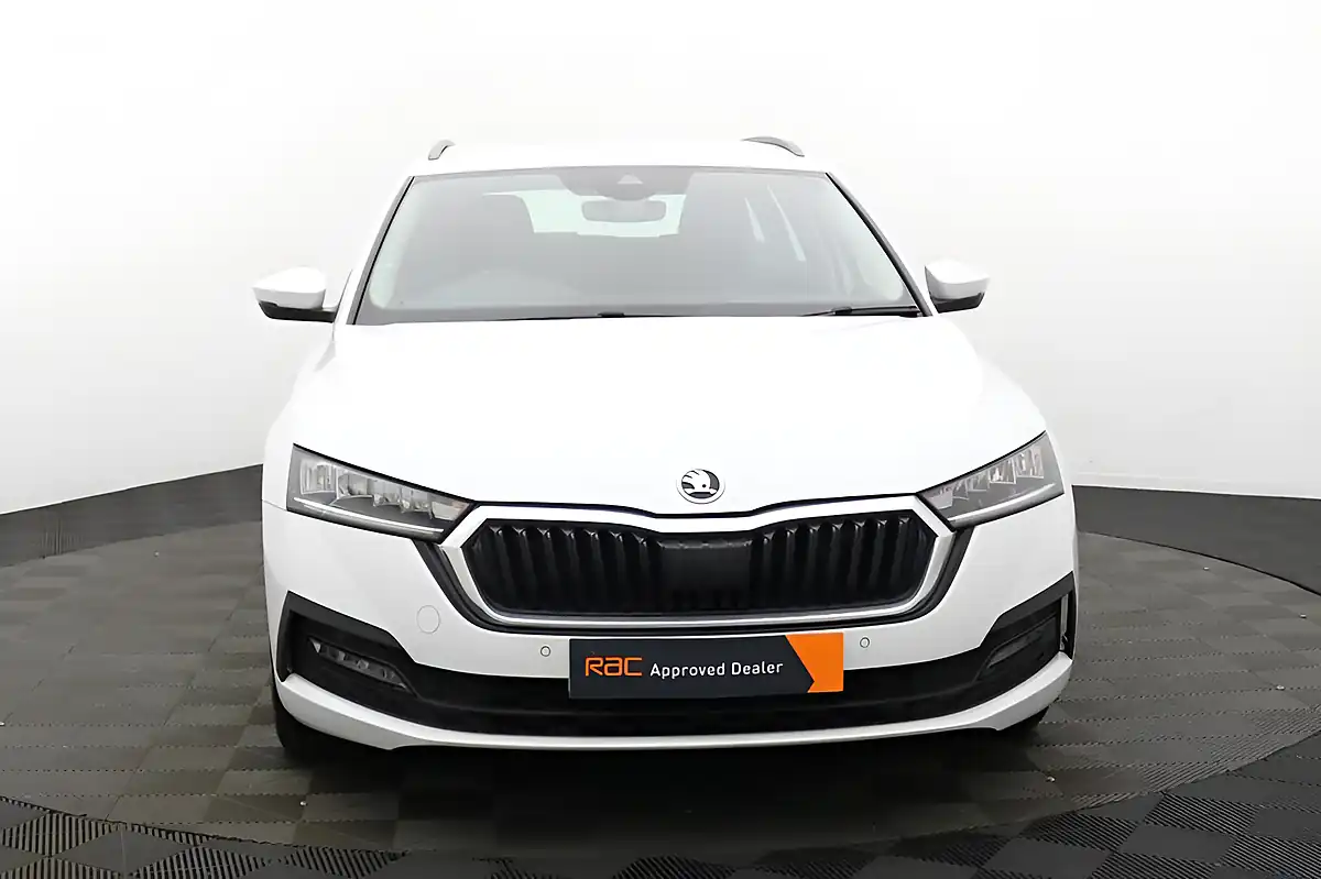 Used 2021 Skoda Octavia Se Technology White - Interior and Exterior details 9