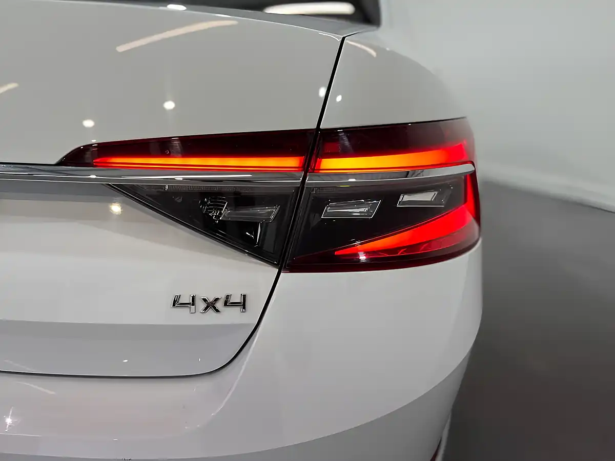 Used 2021 Skoda Superb Se L White - Interior and Exterior details 10