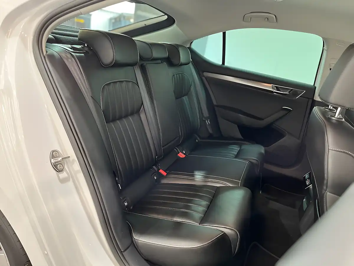 Used 2021 Skoda Superb Se L White - Interior and Exterior details 18