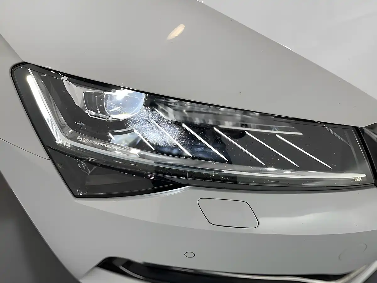 Used 2021 Skoda Superb Se L White - Interior and Exterior details 7