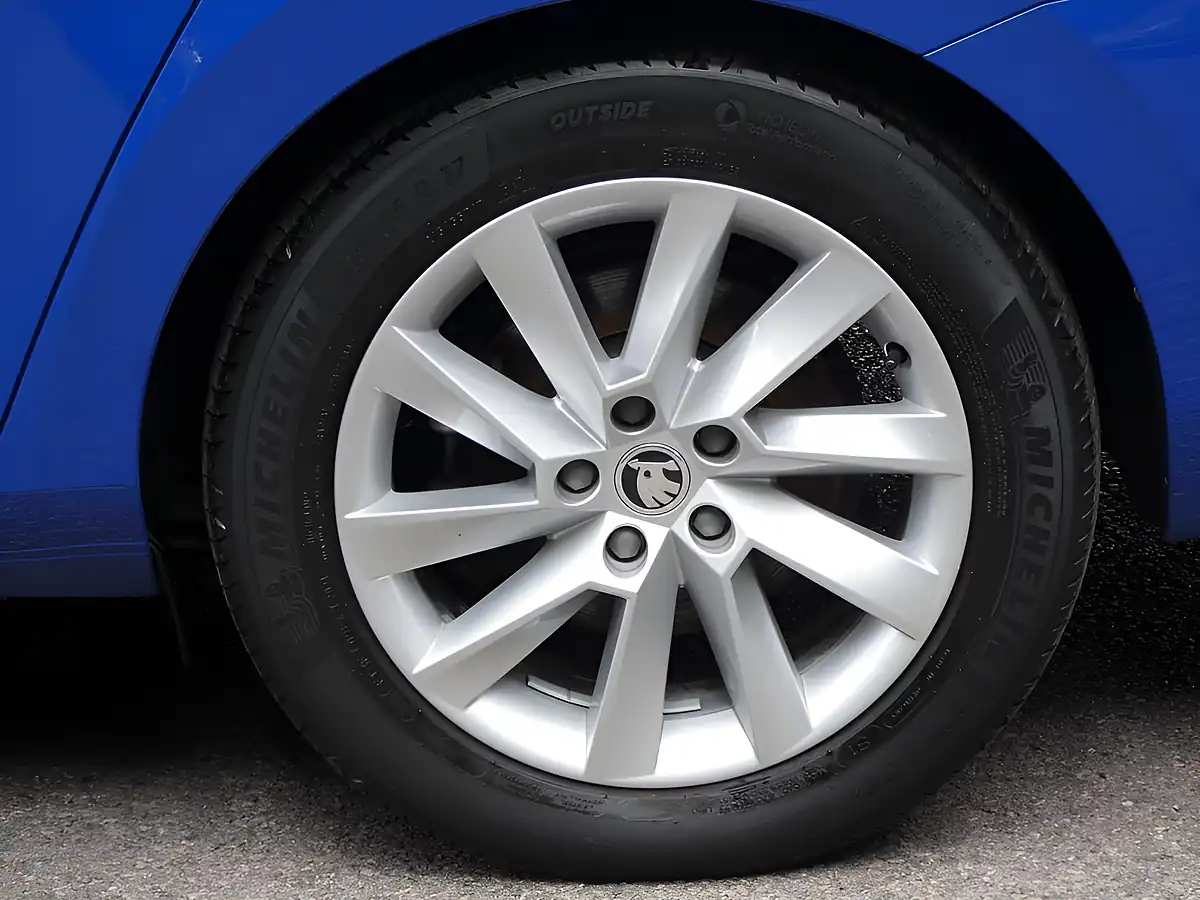 Used 2021 Skoda Superb Se Technology Energy Blue - Interior and Exterior details 11