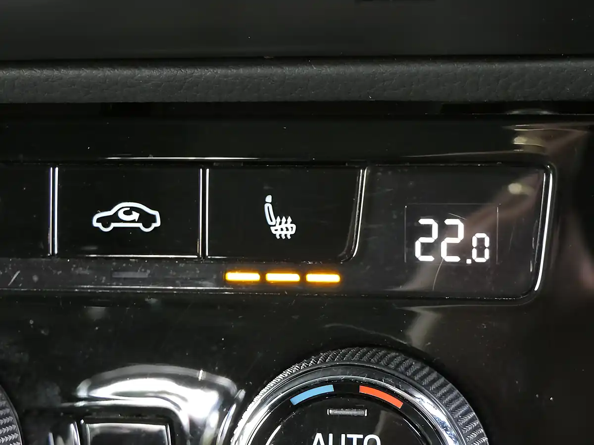 Used 2021 Skoda Superb Se Technology Energy Blue - Interior and Exterior details 3