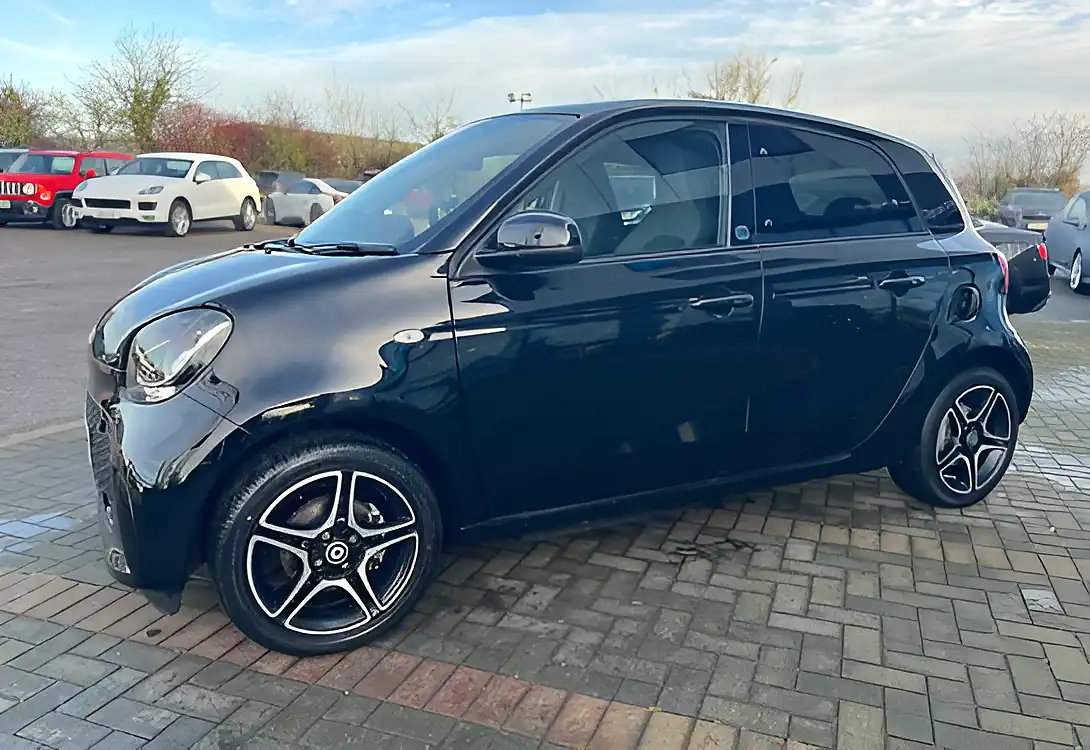 Used 2021 Smart Forfour Premium Black/Black - Interior and Exterior details 15