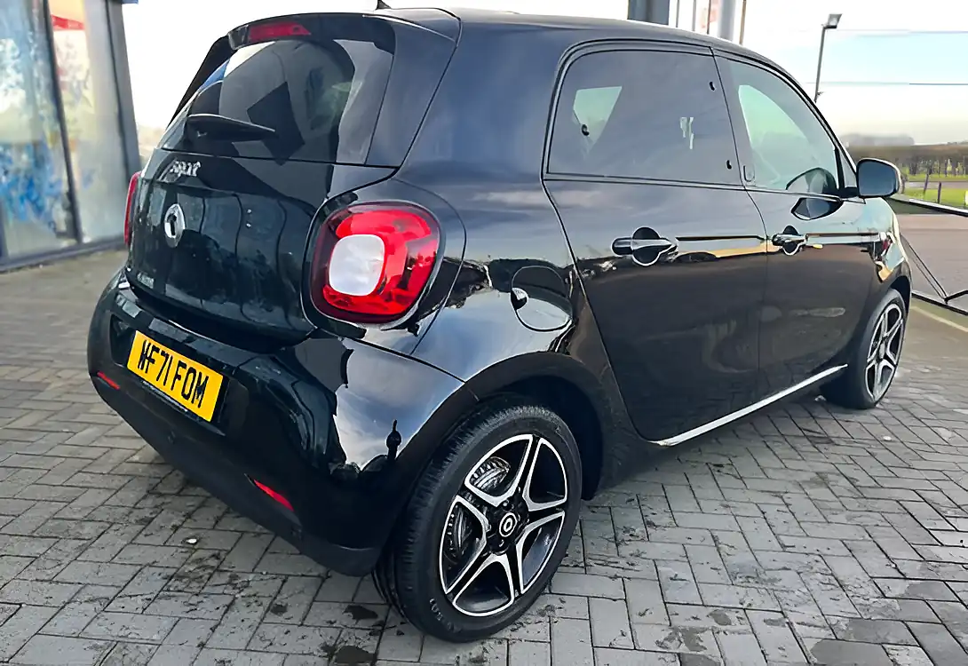 Used 2021 Smart Forfour Premium Black/Black - Interior and Exterior details 8