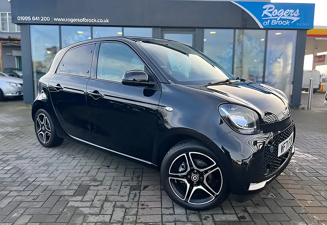Used 2021 Smart Forfour Premium Black/Black - Front View