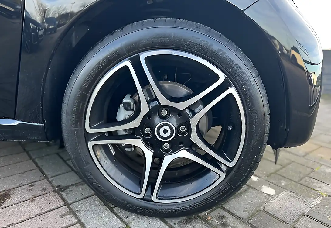 Used 2021 Smart Forfour Premium Black/Black - Interior and Exterior details 17