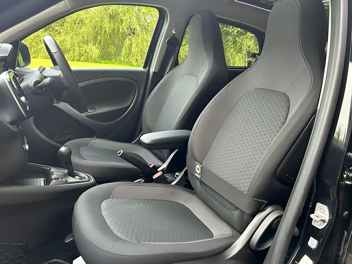 Used 2021 Smart Forfour Premium Black - Interior and Exterior details 9