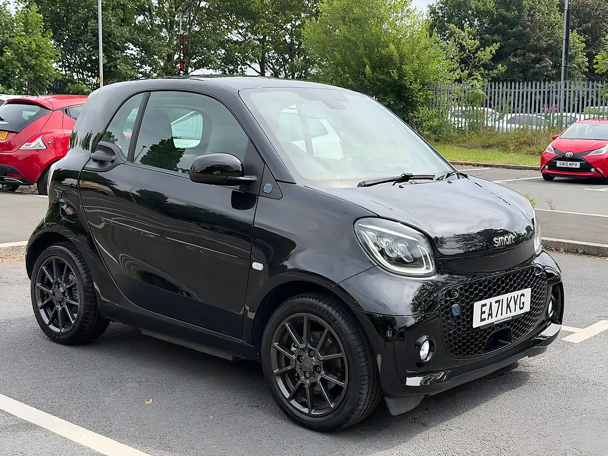 Used 2021 Smart Fortwo Brabus Line Black - Front View