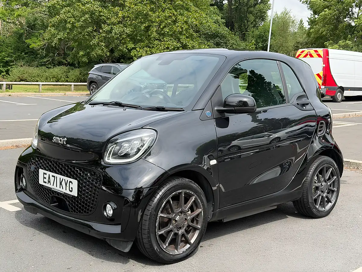 Used 2021 Smart Fortwo Brabus Line Black - Interior and Exterior details 3
