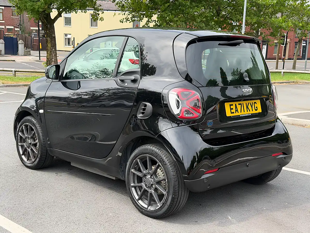 Used 2021 Smart Fortwo Brabus Line Black - Interior and Exterior details 5