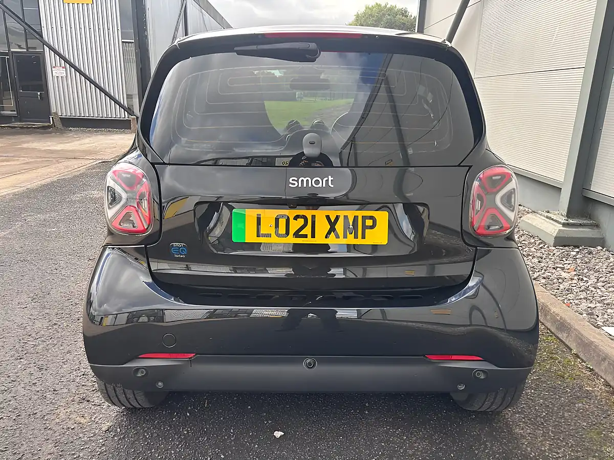 Used 2021 Smart Fortwo Exclusive Black - Interior and Exterior details 10