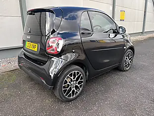 Used 2021 Smart Fortwo Exclusive Black - Interior and Exterior details 12