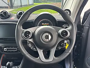Used 2021 Smart Fortwo Exclusive Black - Interior and Exterior details 15