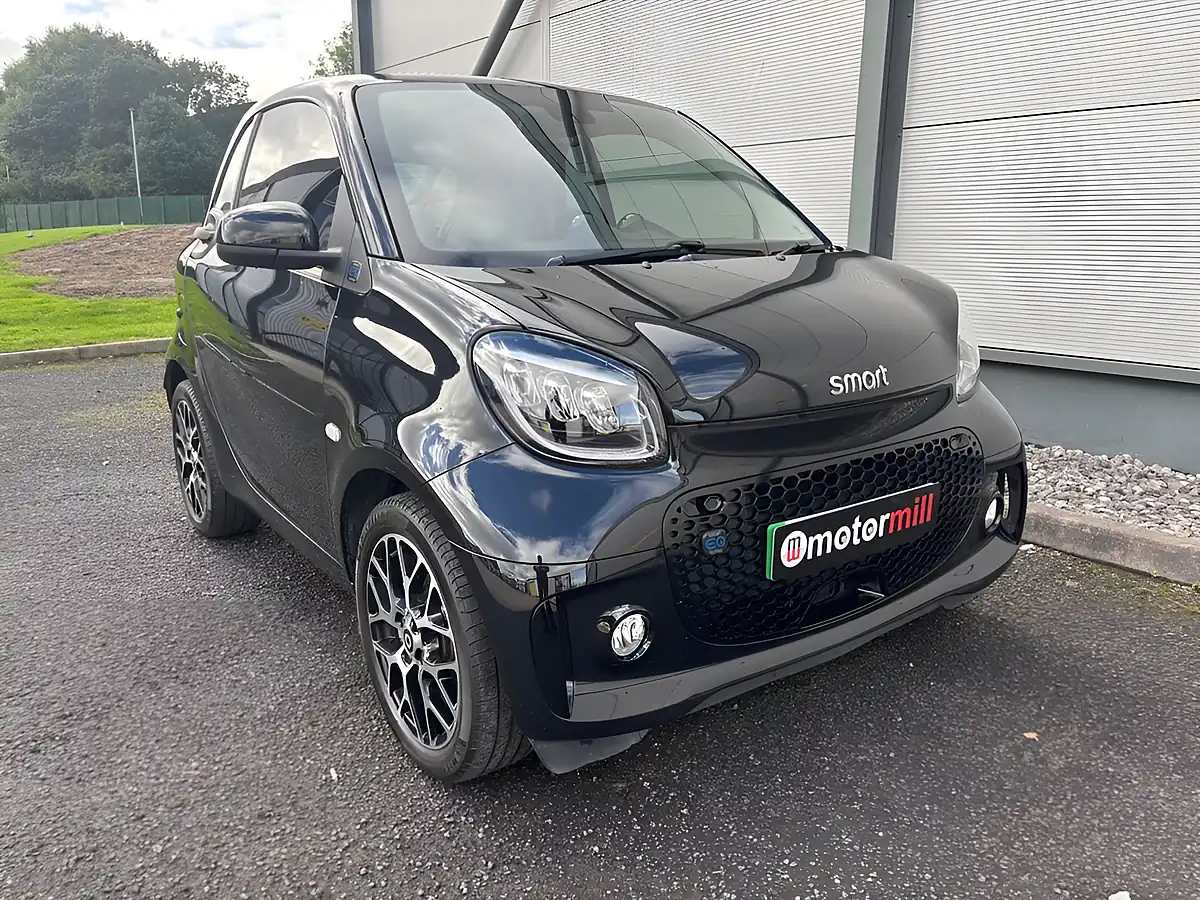 Used 2021 Smart Fortwo Exclusive Black - Interior and Exterior details 3
