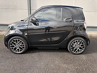 Used 2021 Smart Fortwo Exclusive Black - Interior and Exterior details 7