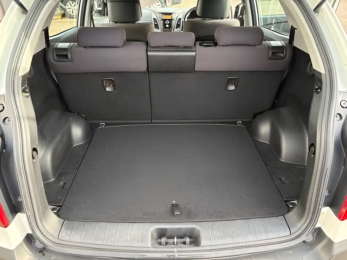 Used 2021 Ssangyong Korando Se White - Interior and Exterior details 12
