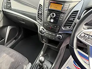 Used 2021 Ssangyong Korando Se White - Interior and Exterior details 9