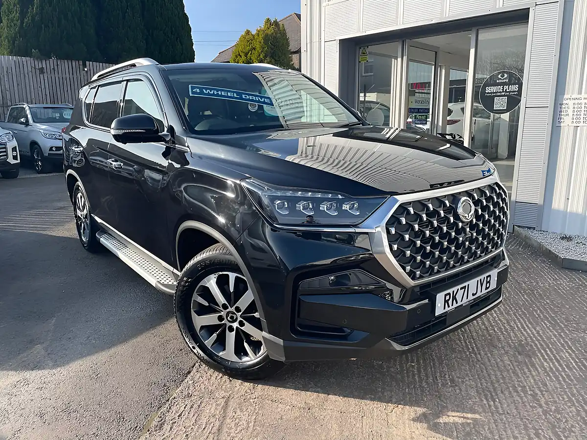 Used 2021 Ssangyong Rexton Ultimate Black - Front View