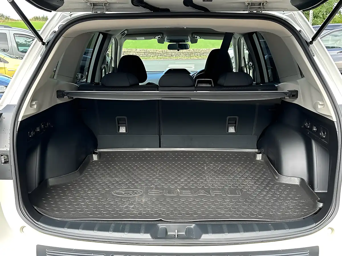 Used 2021 Subaru Forester Xe White - Interior and Exterior details 8