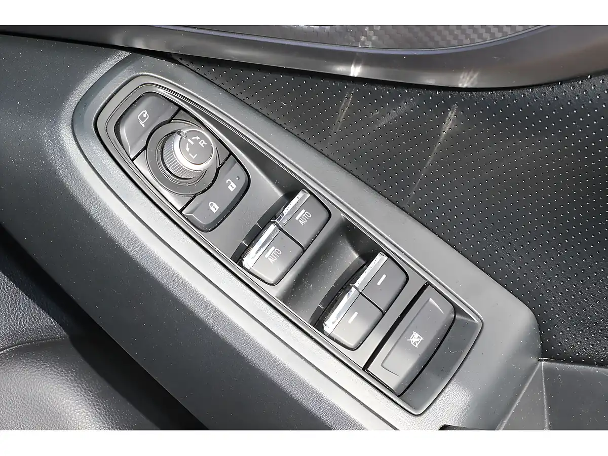 Used 2021 Subaru Xv Se Premium Blue - Interior and Exterior details 9