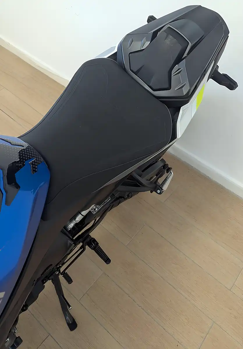 Used 2021 Suzuki GSX-S1000 Blue - Interior and Exterior details 15