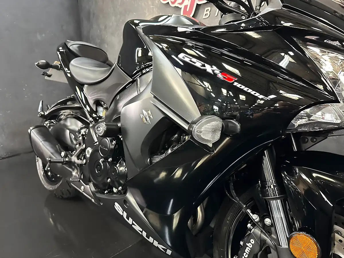 Used 2021 Suzuki GSX-S1000 F Black - Interior and Exterior details 16