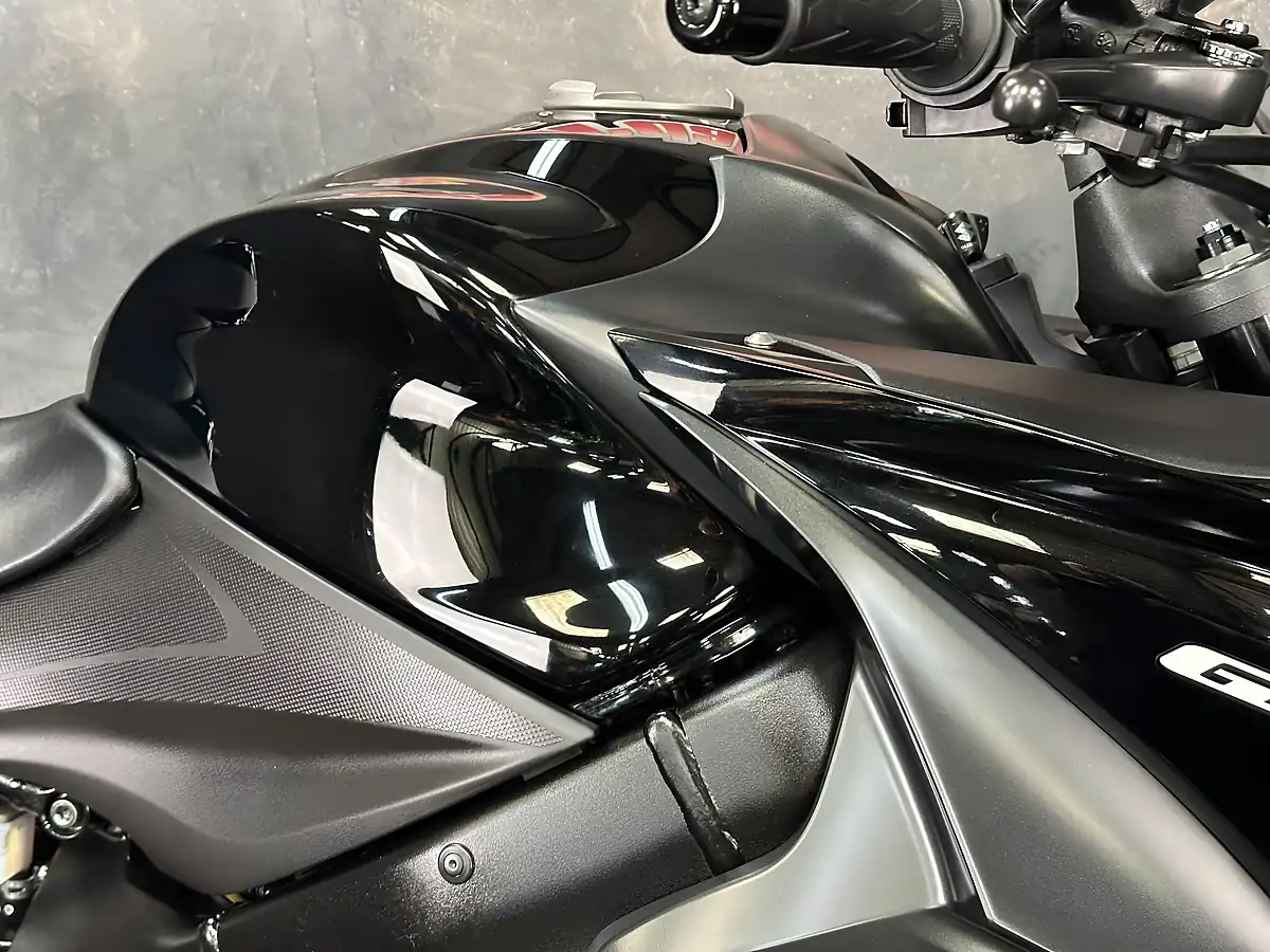 Used 2021 Suzuki GSX-S1000 F Black - Interior and Exterior details 17