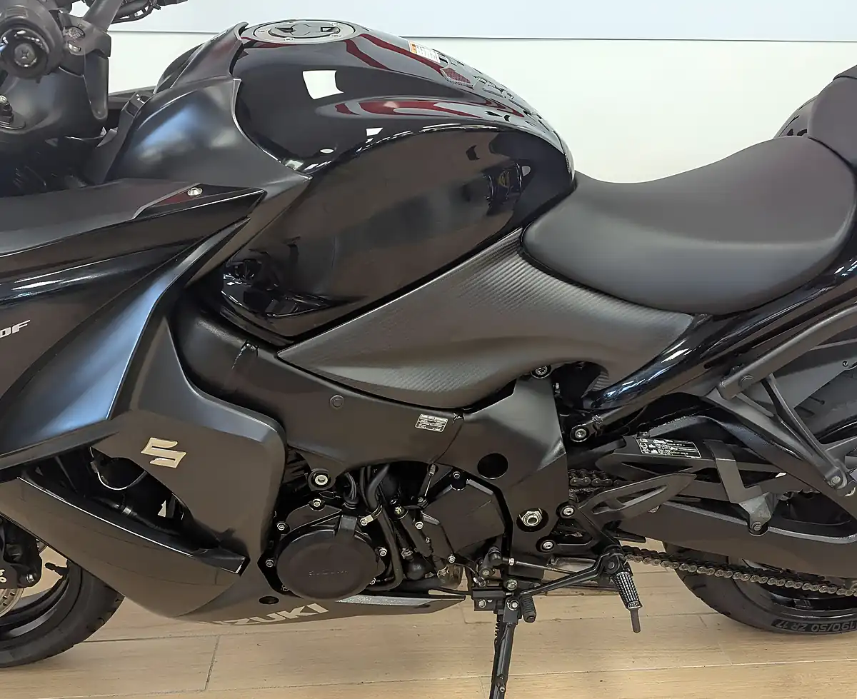 Used 2021 Suzuki GSX-S1000F 1000 Black - Interior and Exterior details 12