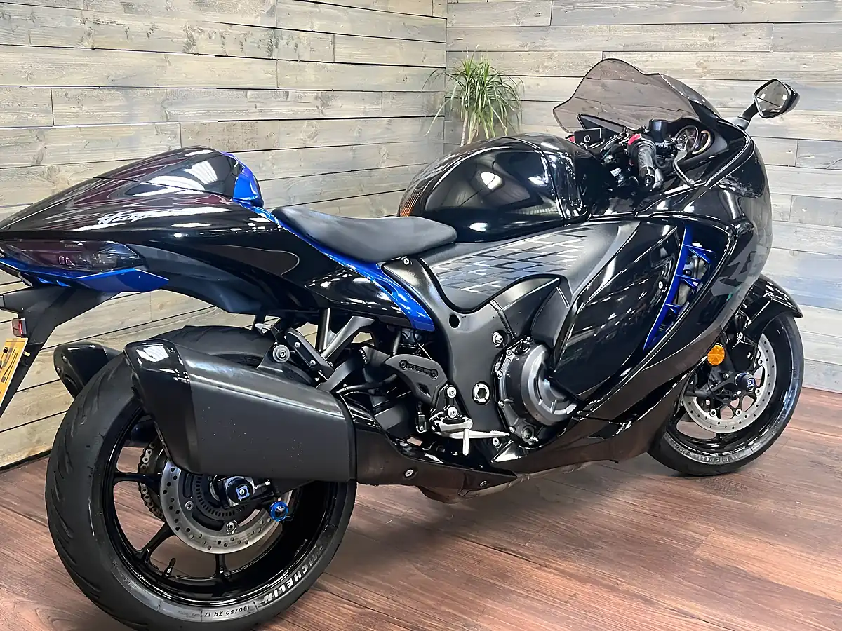 Used 2021 Suzuki GSX1300R Hayabusa Black - Interior and Exterior details 4