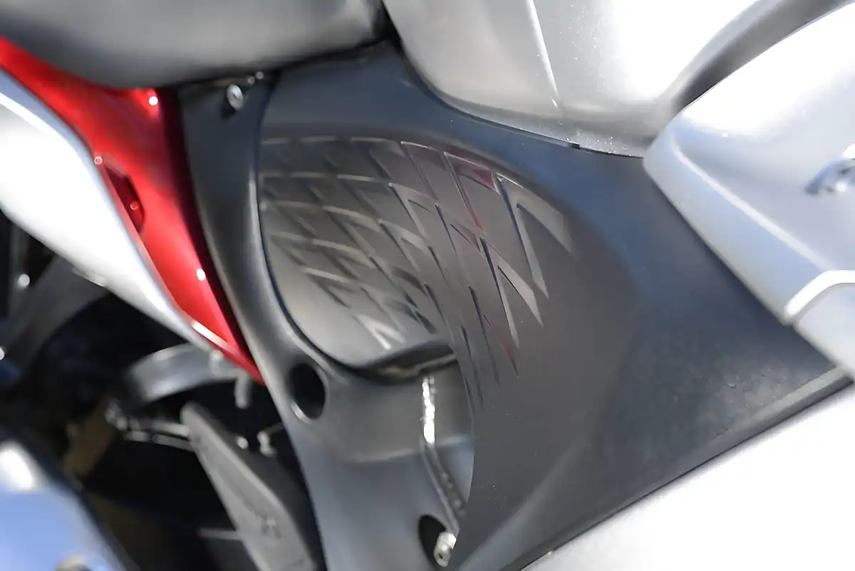 Used 2021 Suzuki GSX1300R Hayabusa Silver - Interior and Exterior details 12