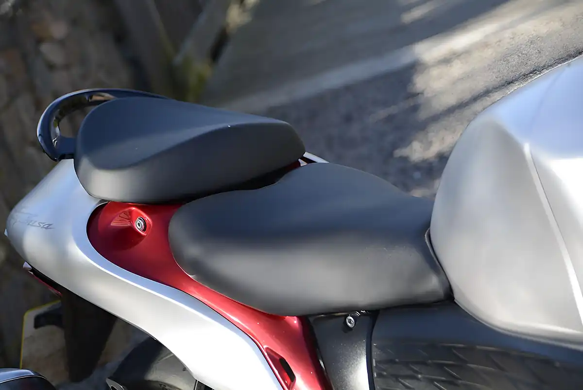 Used 2021 Suzuki GSX1300R Hayabusa Silver - Interior and Exterior details 3