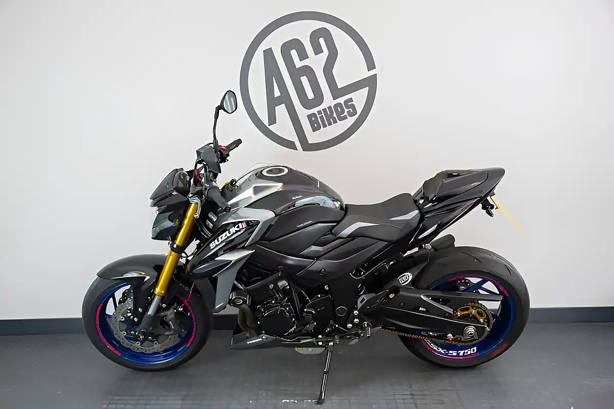 Used 2021 Suzuki Gsxs Black - Front View