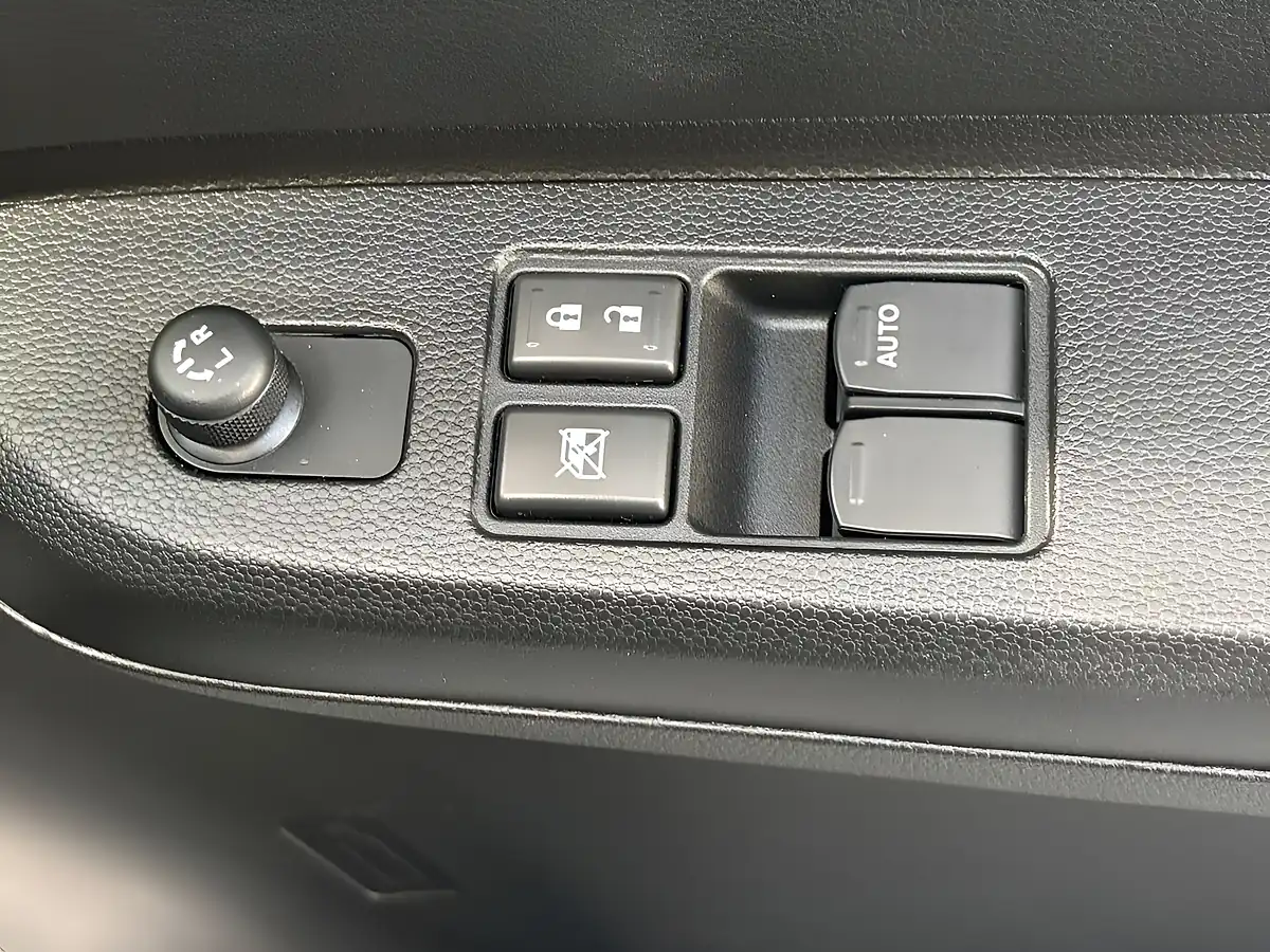 Used 2021 Suzuki Ignis Sz-T Green - Interior and Exterior details 12
